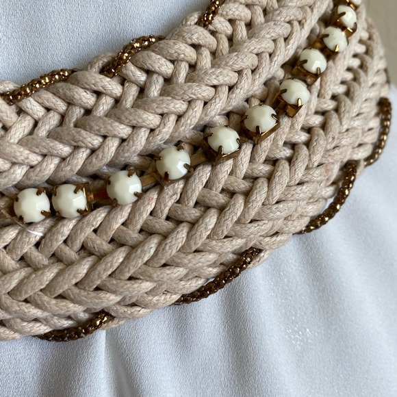 UNIQUE cream and goldtone with solid white stones, choker/collar style. 15-16” L - Picture 2 of 4